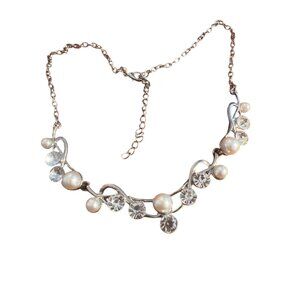 Paparazzi Tie The Knot Silver Tone Bib Necklace Clear Rhinestones Faux Pearls